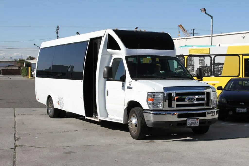 GTS Charter Mini Bus — Ford E-450, 24 to 28 passengers